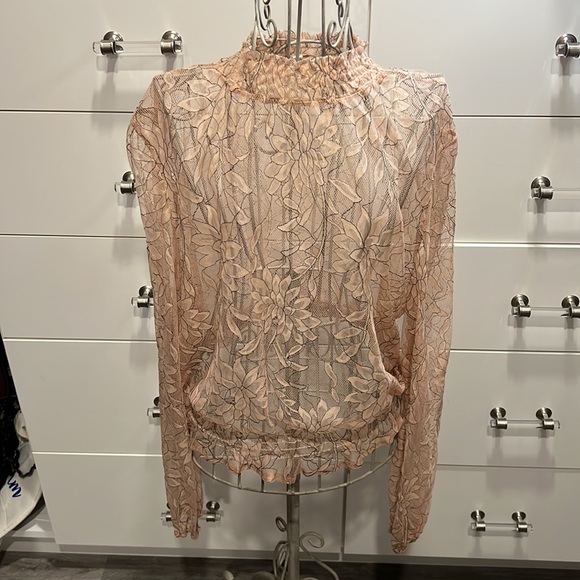 Anthropologie Peach Lace Blouse. Size L - Picture 3 of 7